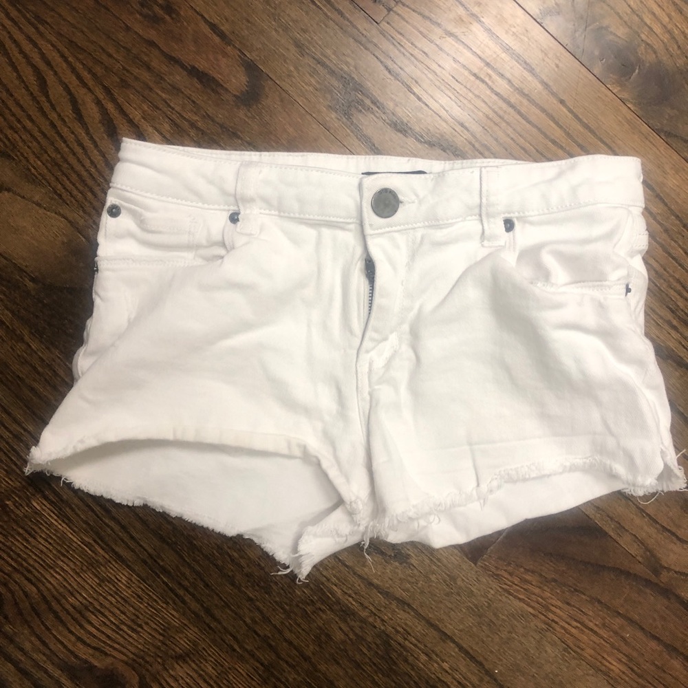 STS White jean short - size 26